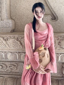 最新富二代約炮，23歲浙江白富美，完美露臉，拿下讓她體驗床上的極致快樂，叫的好刺激