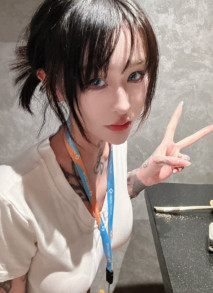 【03月新品】，推特21萬粉，抖音顏值女神【九條南無】最新高價福利，青春少女妝扮，臉穴同框道具自慰自黑