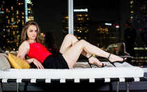 這樣的大長腿時尚小姐姐很有韻味搞到手美美親吻揉捏，極品白嫩翹臀啪啪起伏套弄雞巴滋味好爽把屁眼也操了