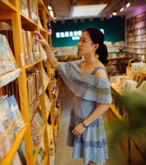 青島少婦 謝夢娜 一邊玩遊戲一邊做愛，大叫時配合著遊戲死亡時的大叫糊弄過去！