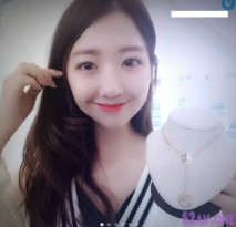 洩密流出火爆全網偷拍達人金先生最新約炮❤️青春靚麗美容醫院女醫生金慧媛看聊天記錄給買了不少東西