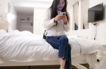 漂亮大奶小姐姐 身材苗條性格文靜穿上開襠黑絲被大哥各種輸出很配合 天天操逼很難射出來