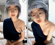 壞壞的騷學妹露臉一個人精彩小秀直播誘惑狼友，漏著騷奶子撩騷互動，奶子比心敞開腿掰開逼給狼友看精彩刺激