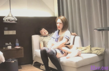 約炮大奶外圍小姐姐，一把豪乳手感極佳，風月老手調情在線教學