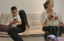 約了個白衣馬尾大奶少婦，沙發上操口交上位騎乘後人猛操呻吟