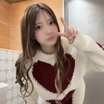 擁有模特兒般身材和F罩杯美月醬，戴上遙控震動器就出門了！儘管她說著“不要…”，她還是會痙攣著接受訓練，滾燙的精液灌入她濕潤飢渴的陰道裡。