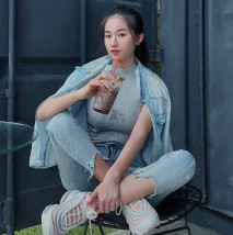 正妹網路視頻面試被一步步忽悠的脫光衣服檢查體型遭曝光