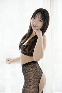 【2024超重磅-攝影新流出】，頂級黃埔女神，【純雅】，高價自購 線下約拍大尺度視頻，極品美穴懟臉呈現，一流的視覺體驗