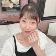 人妻墮落的不倫中出約會～性欲太强的苗條美人妻和1日性交檔案～猥褻的瑜伽教練的個別訓練。