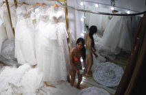 2023-12月最新流出 黑客破解婚紗店監控攝像頭偷拍小孕婦挺著肚子試婚紗 大奶子波濤洶涌