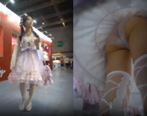 跟隨偷窺洛麗塔美眉 透明小內內卡著大屁屁超性感誘惑