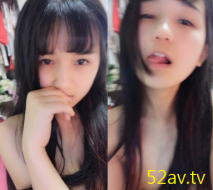 長得萌萌的小美妞往杯子裏尿尿,還加了點牛奶,有沒有人要喝