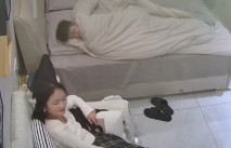 大學城 格子群美女衣服沒脫就往被窩鑽 用一招女上的姿勢讓男人直接繳械 下床後這大白屁股真好看