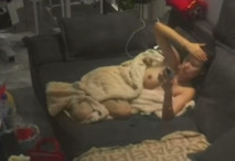 對面的寂寞少婦