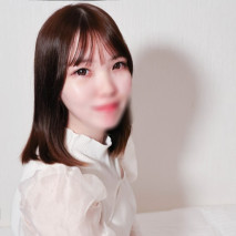 【理性崩潰】在某有名大學上學的文科女孩！ 在高速活塞上翻白眼，最後中出