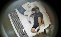 安防酒店攝像頭偷拍 利用中午午休來吃快餐的男女同事 嬌小妹子主動脫下褲子坐上雞巴給男同事泄火