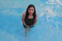 國內屌絲男 冒充網紅公司星探 越南招聘女主播實則偷拍她們洗澡更衣 幾個妹子顏值還可以就是皮膚黑了點