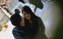 新流出酒店實錄 氣質年輕美女和大叔男出門玩一趟回來啪啪休息