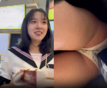 跟隨偷窺跟小男友逛街的清純Jk美眉 卡通小內內緊緊包著大屁屁不停晃動好可愛