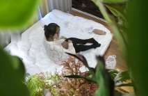 最新流出酒店近景高清偷拍 極品大學情侶 愛笑的美女還喜歡舔男友大屌