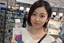 首次攝影・露面！！ 限定版【無修正】大乳輪的巨乳女大學生！！沒穿奶罩不懂世故的順從JD最後進飯店2次中出！！