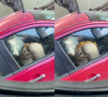 等紅燈的時候旁邊車的大哥一邊開車一邊扣副駕駛妹子的逼,錄下來發給交警駕叔叔扣他分