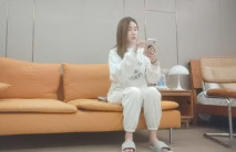 紋身哥酒店重金約炮大長腿小姐姐 換上開檔黑絲各種姿勢啪啪爽翻了