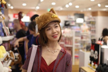 【某某門事件】上海商學院哲學系老師「張玥媛」與自己學生性愛視頻泄露！叫聲很大，狂喊用力！