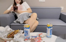 【夢幻谷先生】，泡良大神，97年偷情小少婦，背著老公，無套內射，臉蛋挺漂亮，頗有幾分姿色