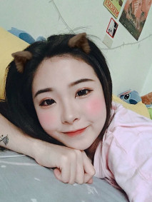 風格很不錯的美女脫衣挑逗