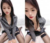 女神級尤物美女！應要求終於下海！性感美腿吊帶黑絲，緊致粉嫩小穴，掰開手指抽插，近距離特寫