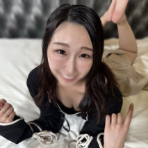 淫亂！ 【無】【舔肛門・中出】可愛出眾，有藝術體操經驗的軟體美女。 一邊舔著肛門一邊手淫太色情了。 用下流的聲音可愛地叫著。