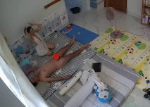 2024新黑客破解家庭網路攝像頭偷拍 夫妻日常性生活69互舔 情趣黑絲無套內射