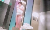 澡堂子內部員工偷拍 幾個白白嫩嫩的少婦洗澡泡湯換衣服