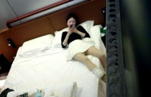 流出天眼酒店偷拍 物質女嫌棄下頭男友買的東西不好互毆打架 高清完整版