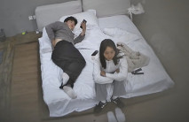 新流出大學城附近酒店偷拍 白襯衫的清純學妹套上毛衣赴約被胖哥無套外射