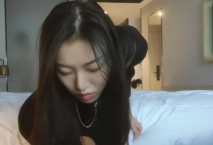 阿剛探花 剛下海白虎學生妹 足球寶貝丁字褲 黑絲長腿小尤物--4K字幕版