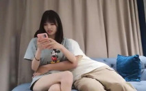 漂亮小美女長T恤感覺沒穿褲子一樣 白白嫩嫩大長腿極品撩人，坐在身上扭動挑逗，啪啪盡情揉捏甜美嬌喘猛力插