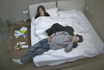 流出酒店偷拍 顏值美女精緻的小嘴在吃飯後對著男友菊花嘬