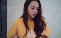 攝影師浴室暗藏攝像頭偷拍白白嫩嫩的模特洗澡