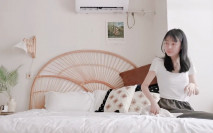 中年大叔酒店重金約炮 身材不錯的美少婦各種姿勢爆操她的肥鮑魚