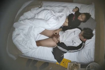 流出酒店偷拍 大學生情侶 猴急男剛到房間就迫不及待和眼鏡女友做愛