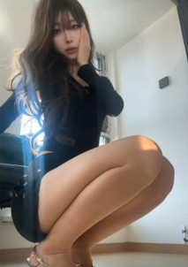 抖音網紅【小水不哭】不雅視頻流出！她不再是那個清純可人的小仙女而是化身淫浪母狗！