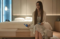 追夢人文軒轉型走高端路線，看上去像混血173cm網紅外圍妹子，腰細胸大長腿極品身材，口硬抬起雙腿猛操