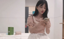 高端外圍獵手『老王探花』約了個極品兼職學生妹，顏值超高非常清純！羡慕大佬夜夜做新郎