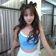 身材苗條、美艷巨乳的啦啦隊隊長。為了應徵而進行性誘惑，嬌小的身軀在激烈的抽插下痙攣絕頂！