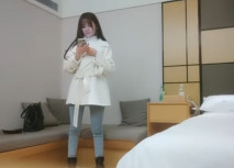 漂亮小姐姐 逼逼好癢瘋狂一點操我 從沒有被這麼大的操過好舒服不要停 逼都火辣辣疼 身材高挑皮膚白皙摸逼挑逗騷話不停