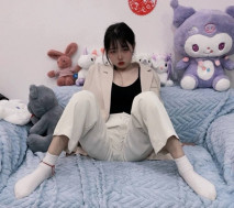 大奶騷母狗與金主爸爸激情啪啪，第一視角，如母狗一般被操得享受不已！