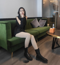 2024年新流出，【國模大尺度私拍】，極品御姐【旭旭】，風情萬種性感尤物，三點盡露超清畫質欣賞！