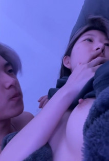 女友喜歡一邊愛愛一邊拍